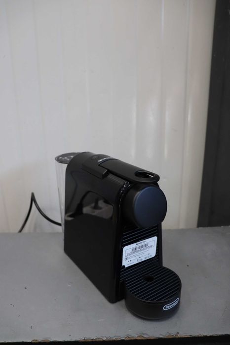 Мини кафе и еспресо машина Nespresso Essenza DeLonghi, черна