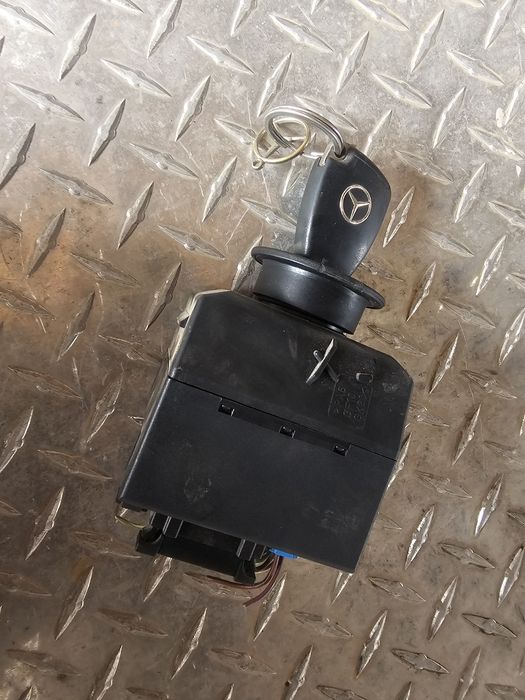 Contact cu cheie Mercedes-Benz CLK 200 A209 2005 - Cod 2095452308