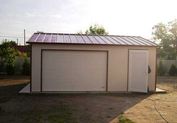 Casa modulara, garaje auto si containere tip birou din structura metalica si panou sandwich termoizolant