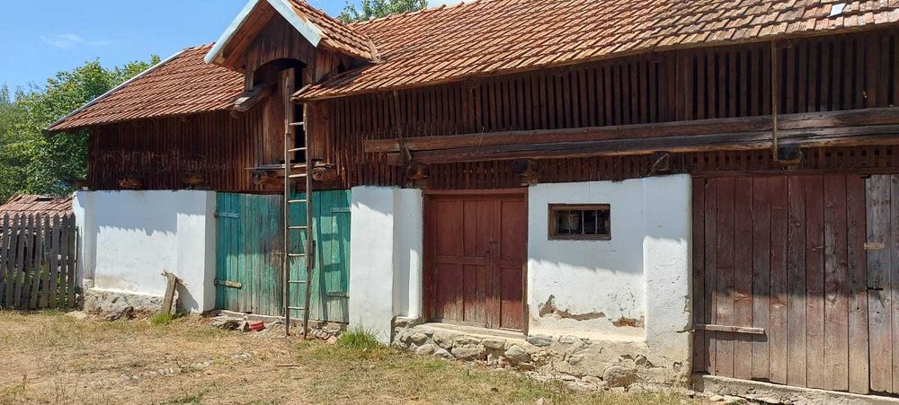 casa de vanzare + teren intravilan com Polovragi