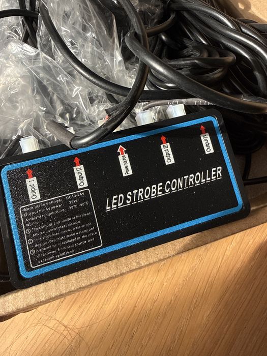Set 4 lumini LED stroboscopice auto cu controller 12–24V