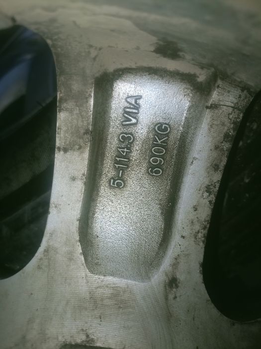 Продам диск с шина