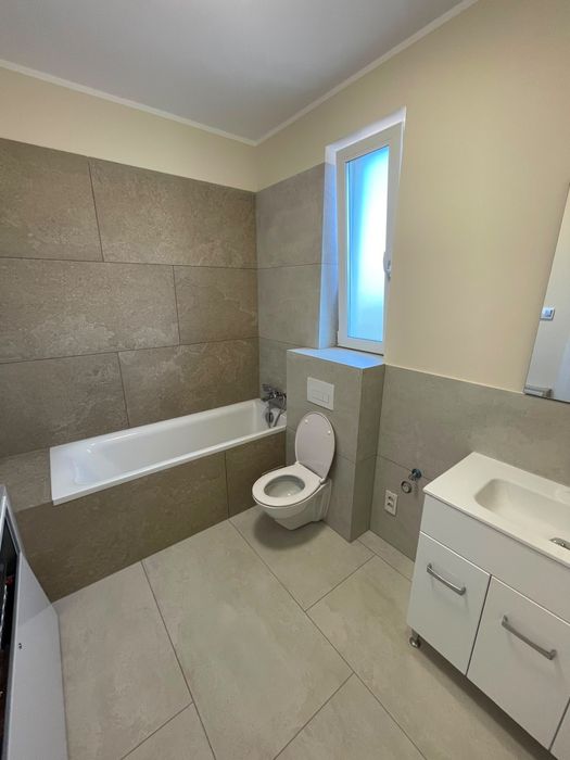 Proprietar inchiriez jumatate duplex