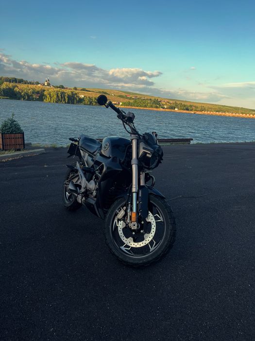 Motocicletă Zontes 125