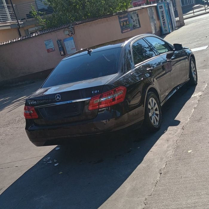 MERCEDES-BENZ E-Class 2010 — imagine 3