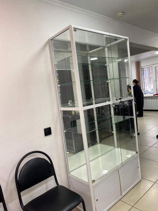 Срочна продается витрина