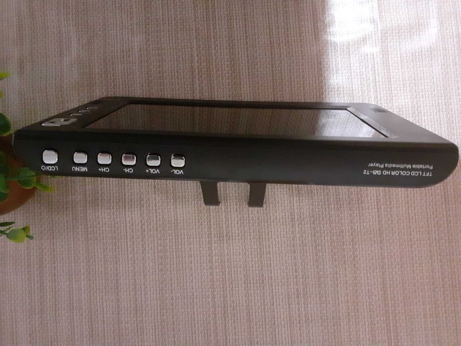 Портативен телевизор за кола/камион