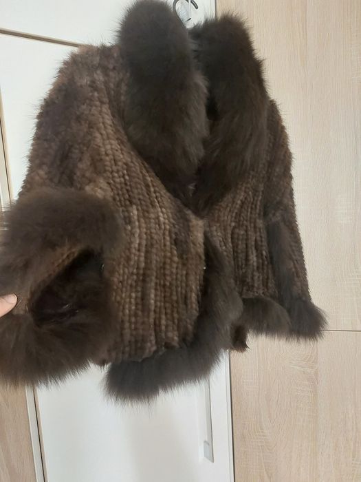 НОВО Актуално леко палто/ жилетка естествен косъм размер М/Л