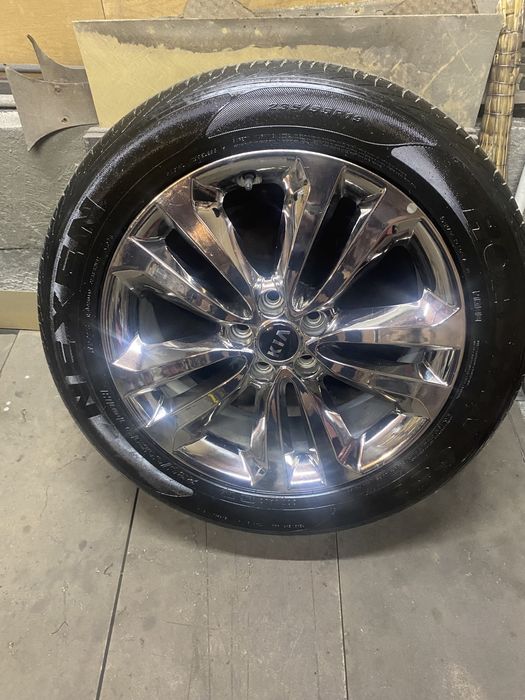 Диски с шинами в отличном состоянии