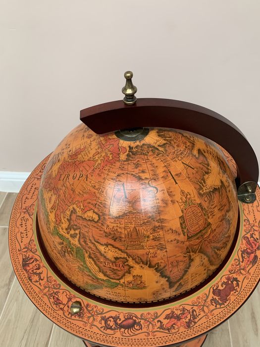 Glob bar cu suport pentru sticle si pahare