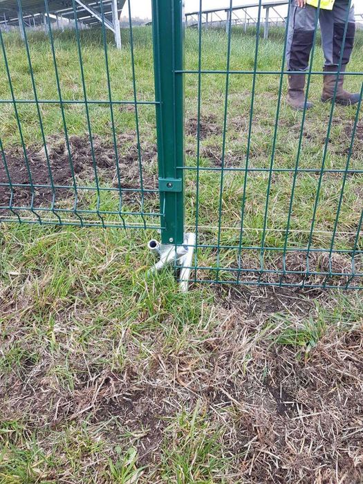 Поцинковани анкери за огради и соларни конструкции | Производител