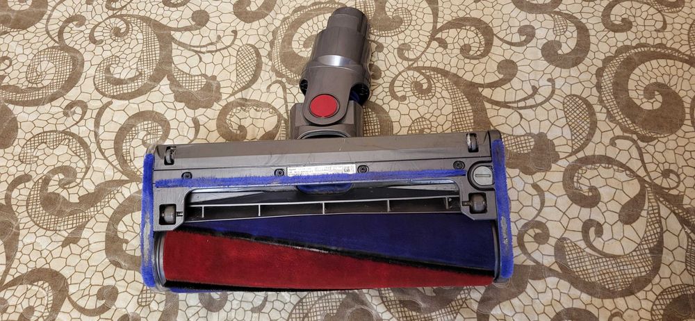 Dyson V8  si V10 accesorii  perii  teava  preturi diferite