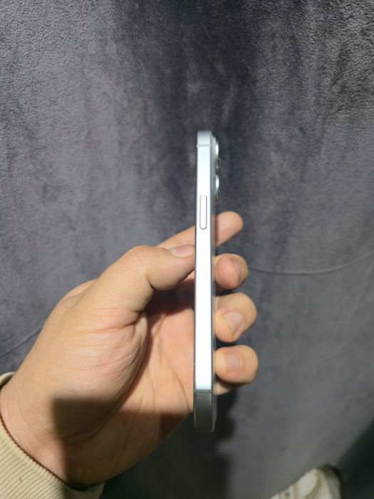 Iphone 15 128гб.