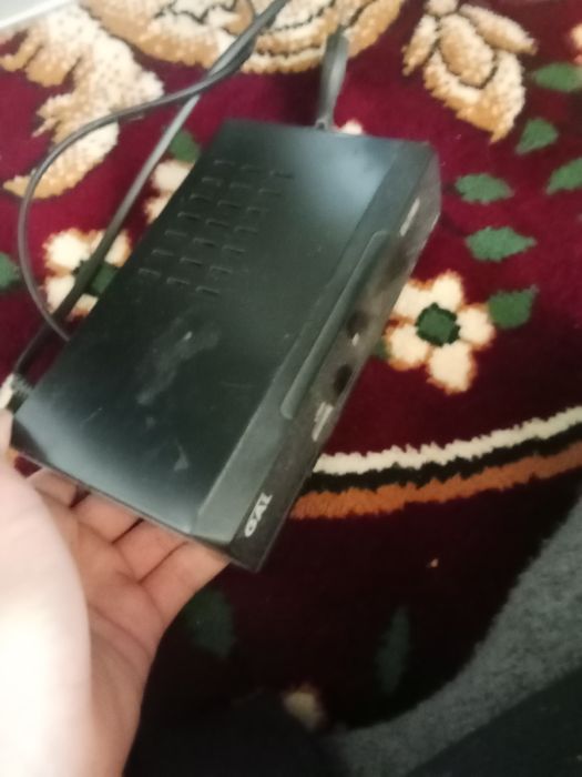 Eski televizor sotiladi