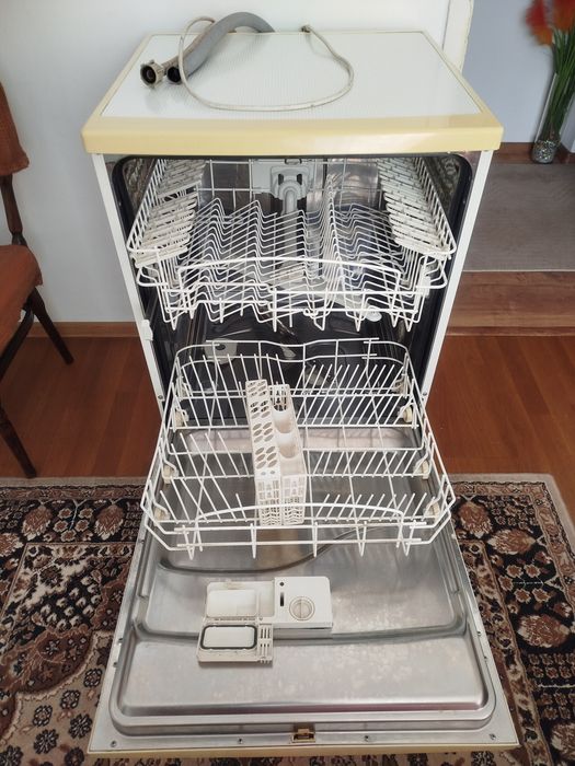 Съдомиялна Midea WQP12-9235C