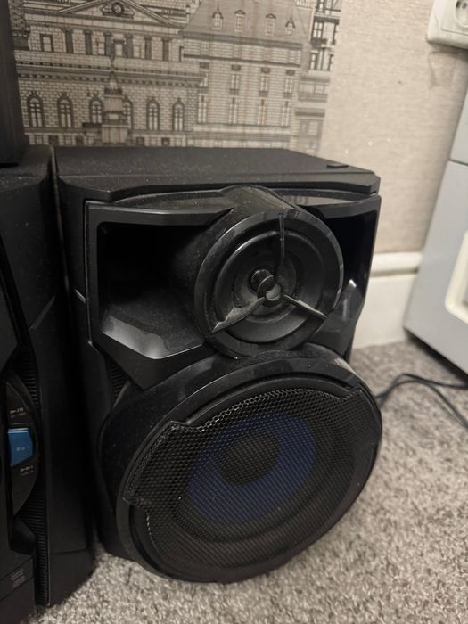 Аудиосистема по диску и usb. Колонки