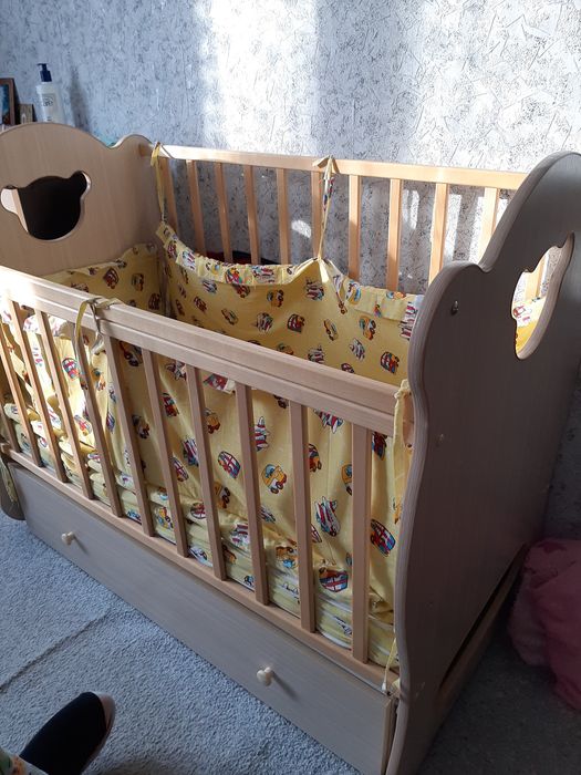 Продам кроватку в отличном состоянии