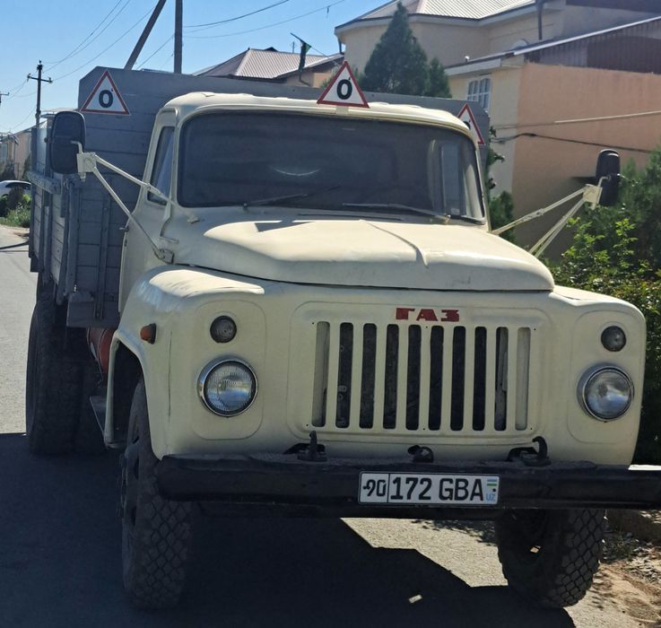 Газ 52 сотилади. Холати ало.