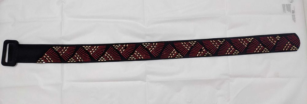 Curea reversibila catifea neagra, aplicatii rosii/aurii, 94x6 cm, noua