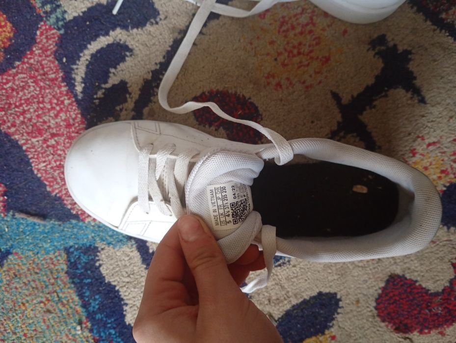 Adidasi de firma număr 37