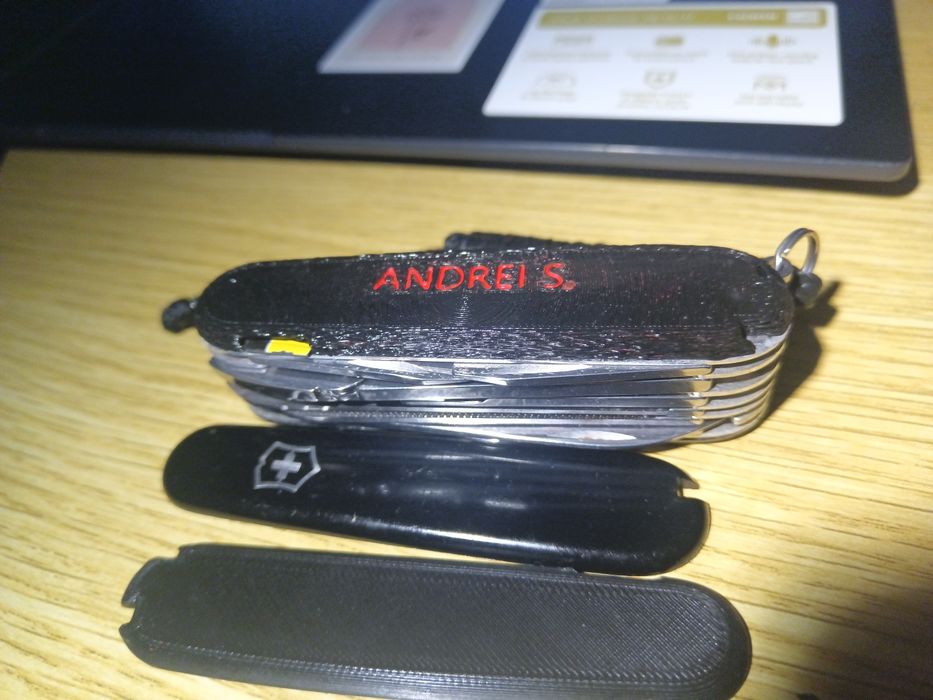 Plăsele personalizate victorinox