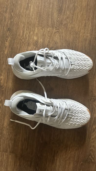 Продаются кроссовки оригинал