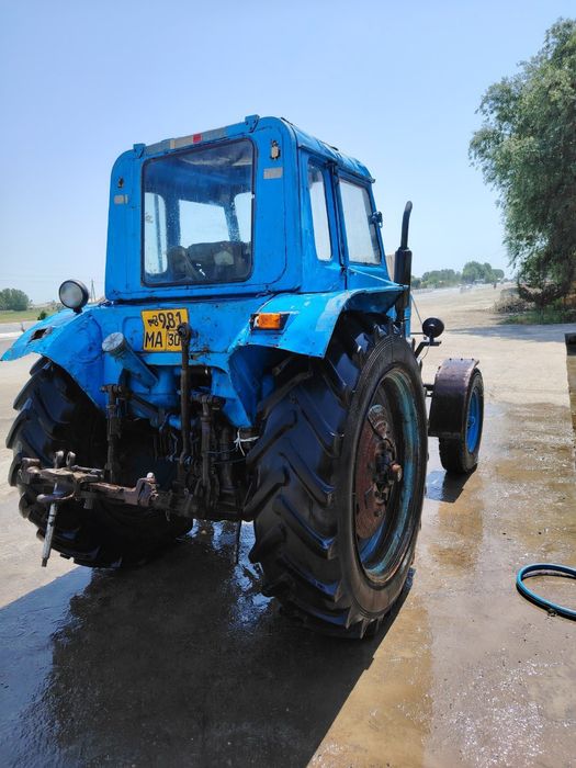 Belarus 80 markali traktor sotiladi