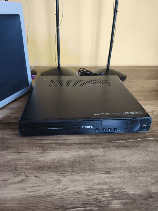 Home Cinema  Philips Cineos HTS9800W 6.1 и HTS3270/12  5.1 Домашно кино