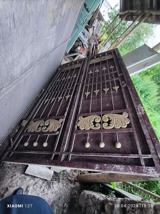 Darvoza sotiladi xolati yaxshi narxi kelishiladi