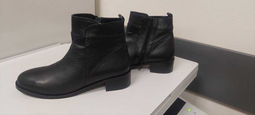 Кожанный пол сапог