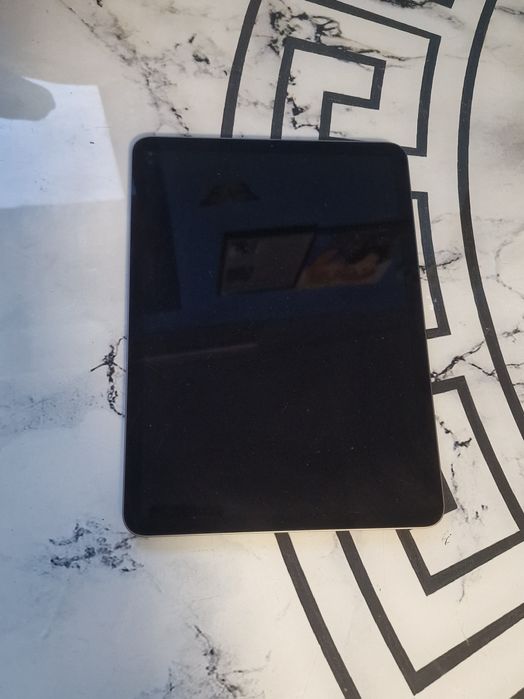 iPad Air 4 (10.9”) + stylus + husă – stare foarte bună