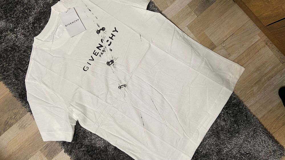 Мъжка тениска Givenchy бяло и черно