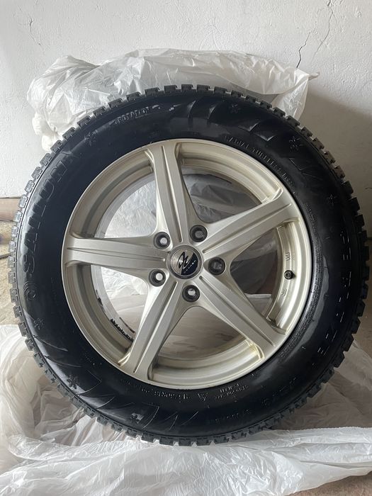 Продам зимние шины с дисками