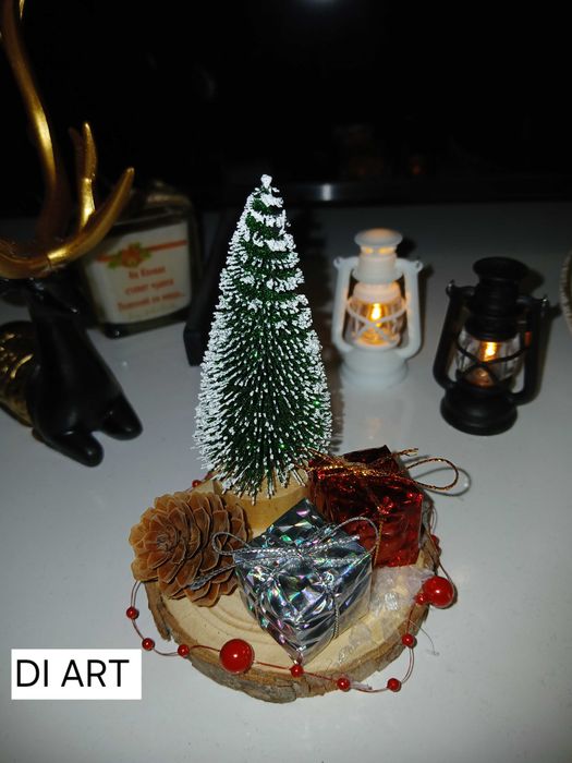 Коледни украси подаръци свещници