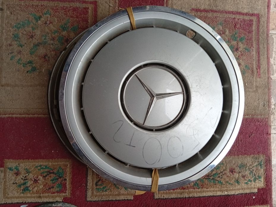 Продаю колпаки Мерседес оригинал