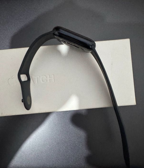 Iwatch 9 98 % orginal holati yangidy.