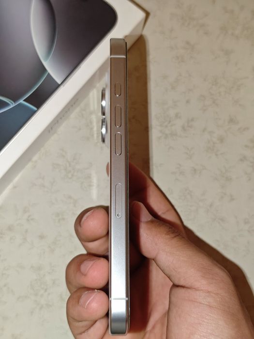 iPhone 16 pro 128 Гб аккумулятор 100%