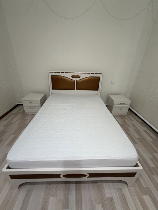 Продам спальный гарнитур