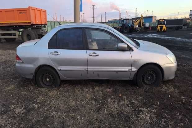 Автомобиль Mitsubishi Lanсer