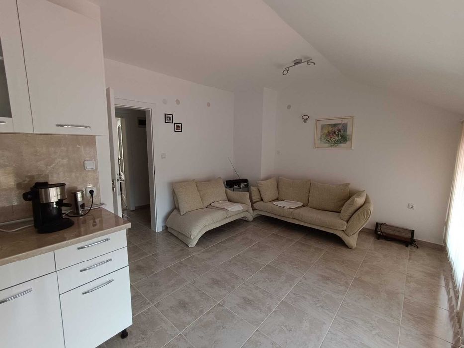 Апартамент под наем обзаведен