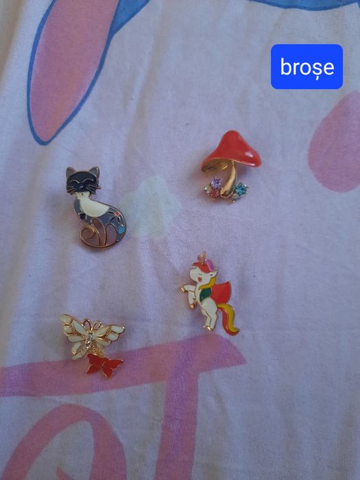 Lot mărțișoare/broșe