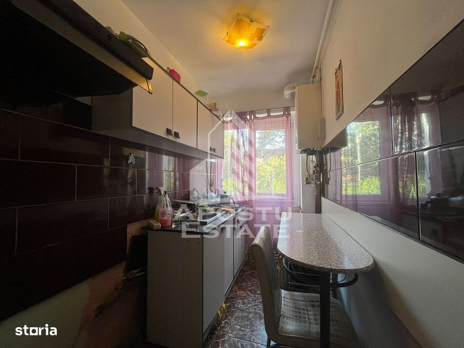 Apartament 3 camere, zona Vlaicu