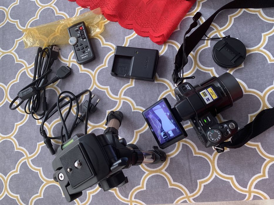 Фотоаппарат SONY DSC-H50