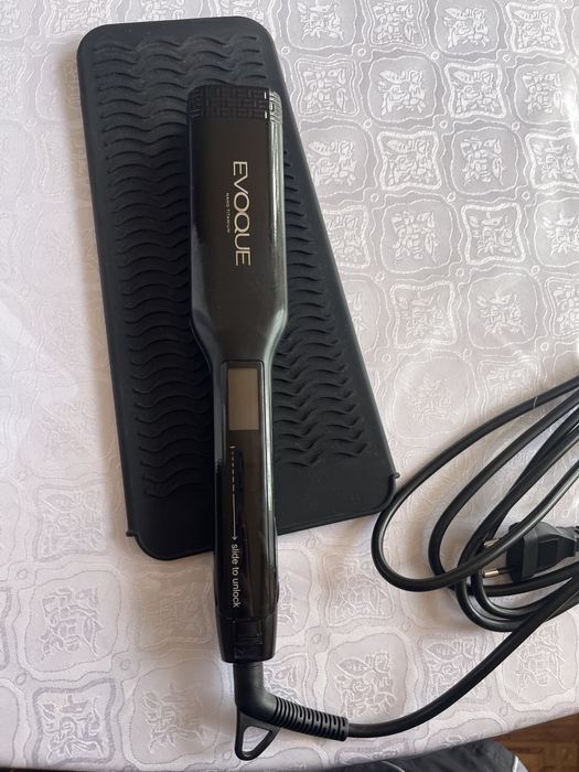 утюжок EVOQUE