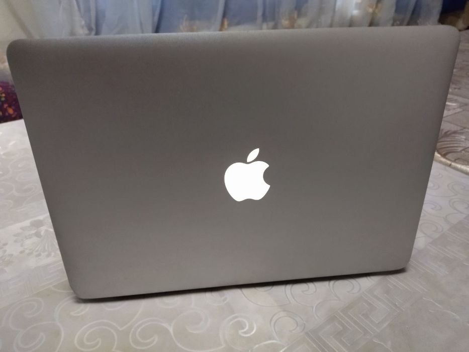 Noutbuk va telefon birga sotiladi. Sirochni!!