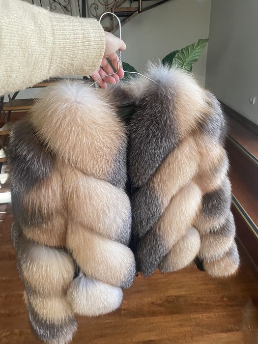 Haina de blana din vulpe polara