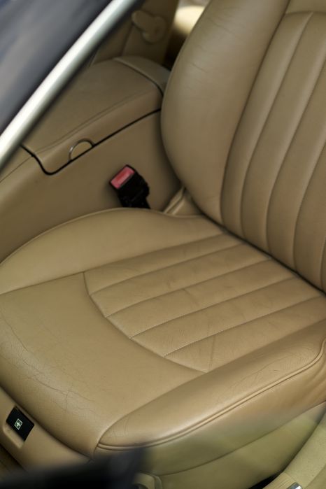 Dezmembrez Mercedes CLS350 benzina pompa benzina sbc grila bara capota