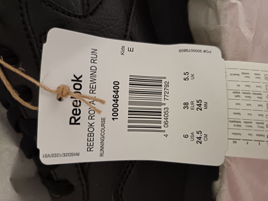 Vând adidași Reebok