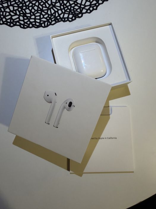 iphone 14 pro gold + airpods generatia 2