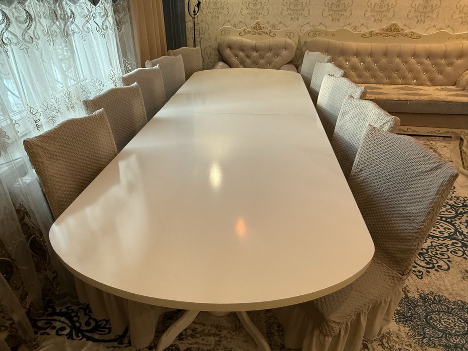 Продам стол со стульями на 12 персон